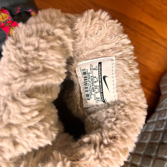 Nike Roshe Run Sneaker Boot – Women’s Size 5 - Picture 2 of 4